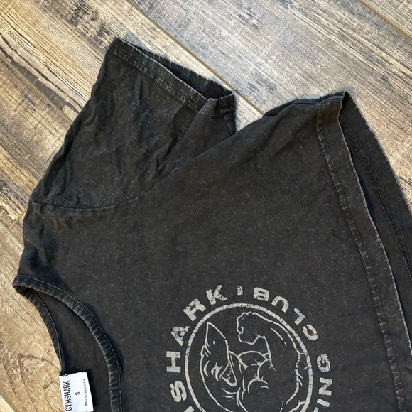 Gymshark Black Crop Top - Picture 3 of 5